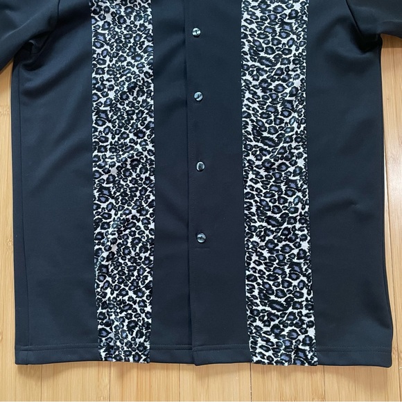Retro Bowling Shirt Black Animal Print Size Medium Short Sleeve - Picture 6 of 10